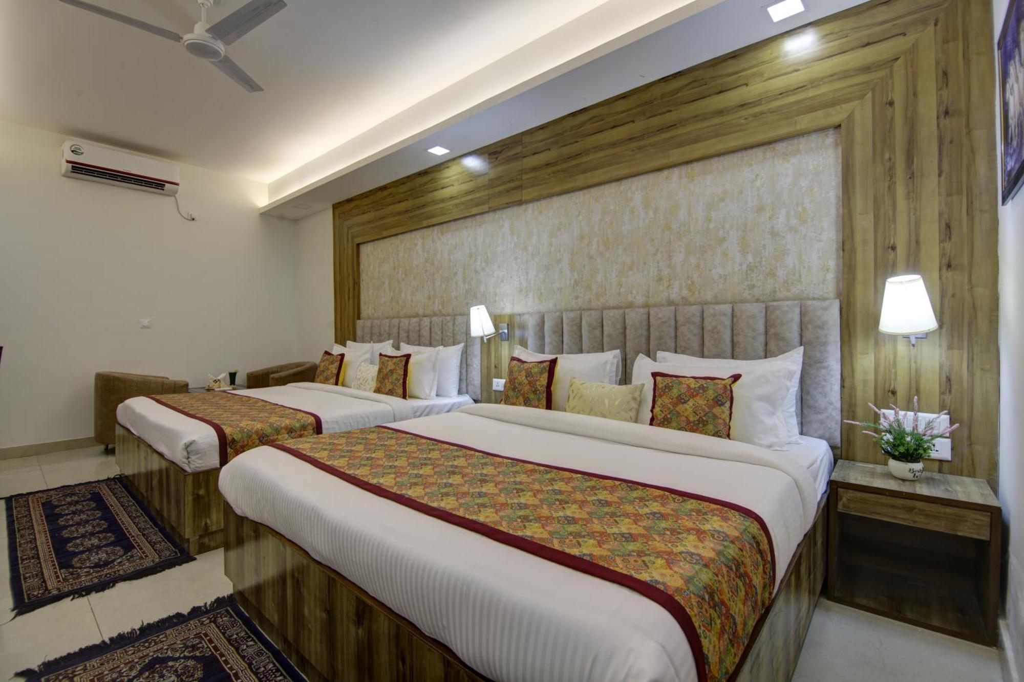 Hotel Prithvi-Raj Near Delhi Airport New Delhi Buitenkant foto